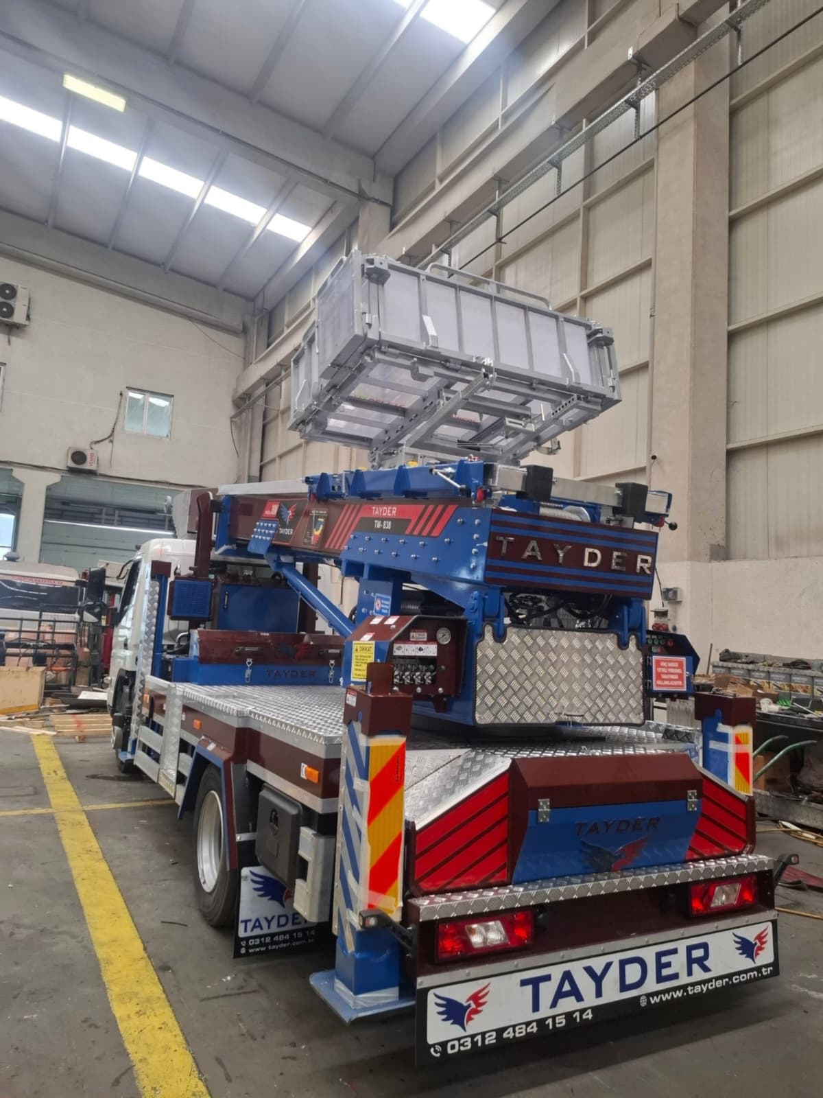 Mobil Asansör Araç Görseli 3